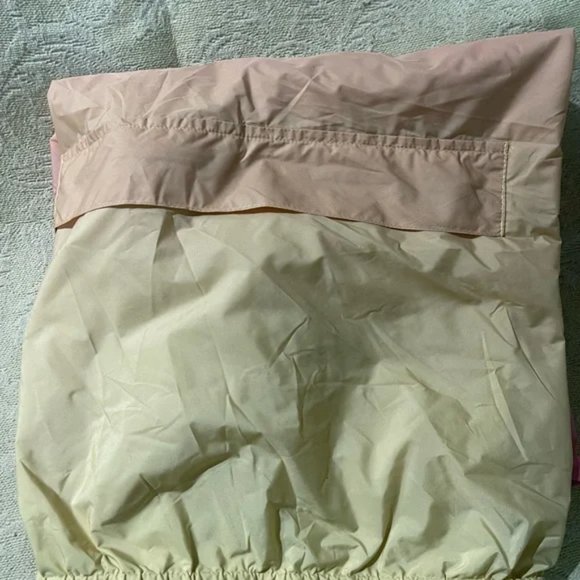 BNWT Calvin Klein Hoodie Wind breaker/Rain coat XS - Picture 6 of 8